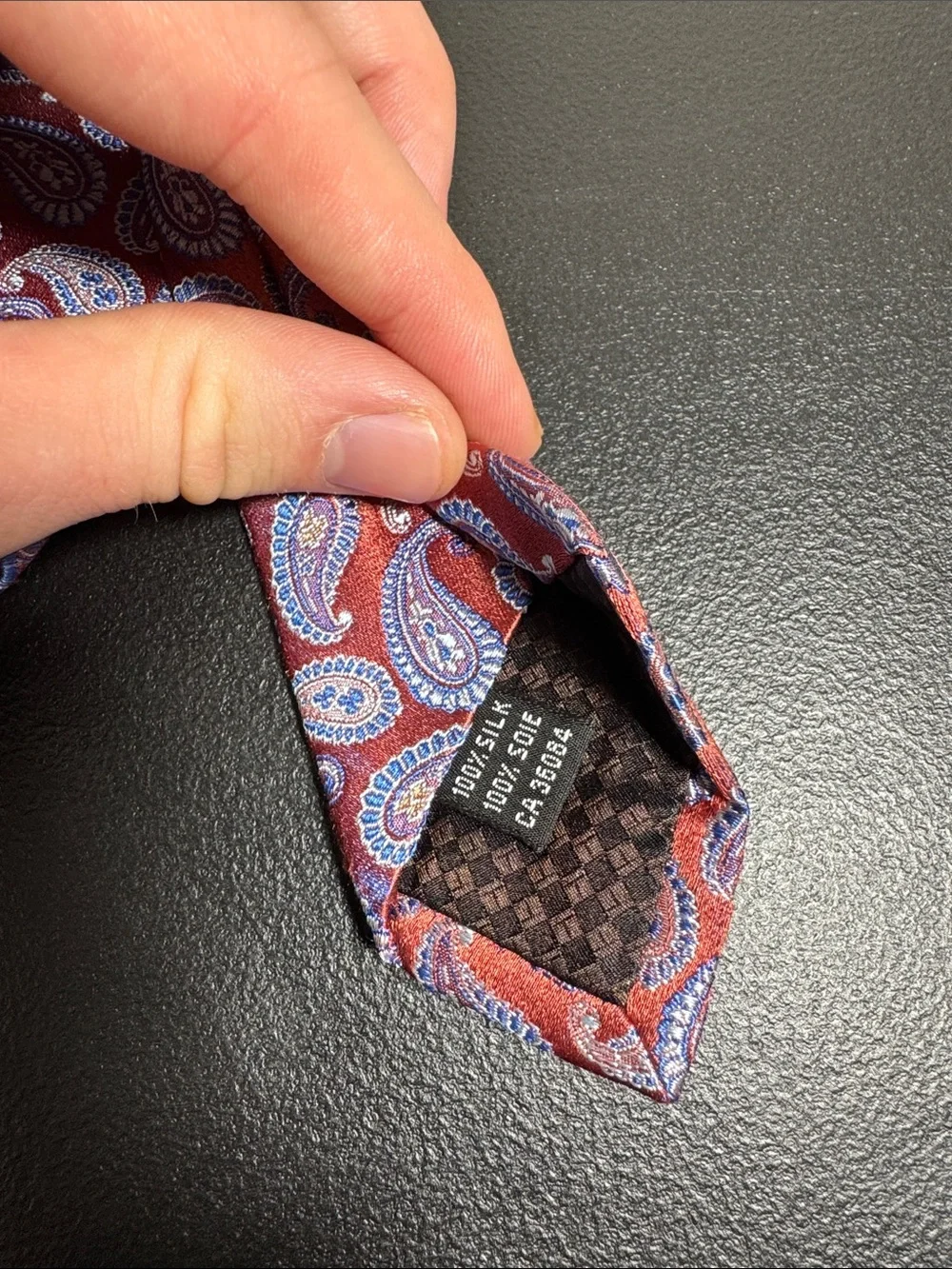Trafalgar mens orange blue paisley pattern 100% silk neck tie EUC